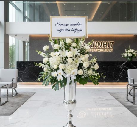 standing flower grand opening